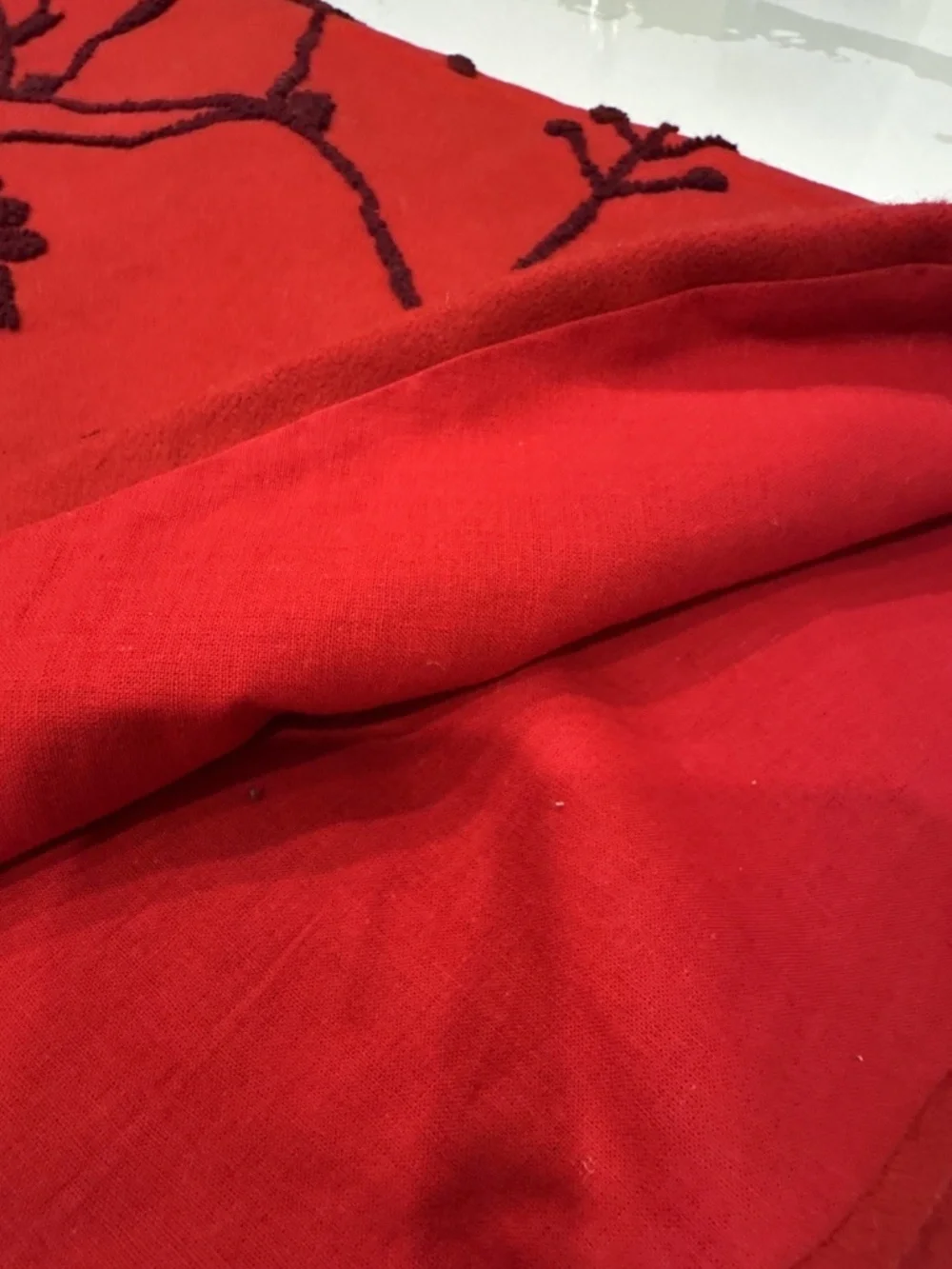 Vintage Classic Crate & Barrel ARCADIA Cranberry Christmas Tree Skirt 54